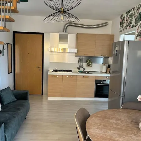 Διαμέρισμα Nest - 2 2 Bagni Parcheggio Gratuito